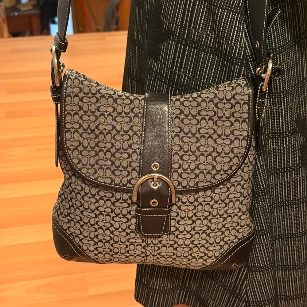 Vtg Coach Y2K Soho Shoulder Bag 6376 Signature Canvas Leather Trim Authenticated